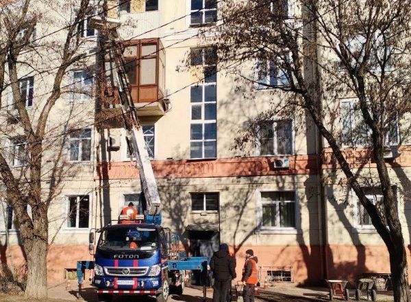 В Харькове закрыли все окна, которые были выбиты после атаки "Шахедов"