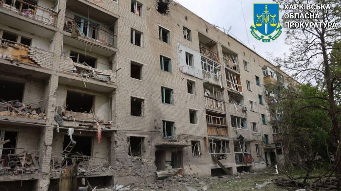 Росіяни вдарили по житлових будинках у Харківській області (фото)