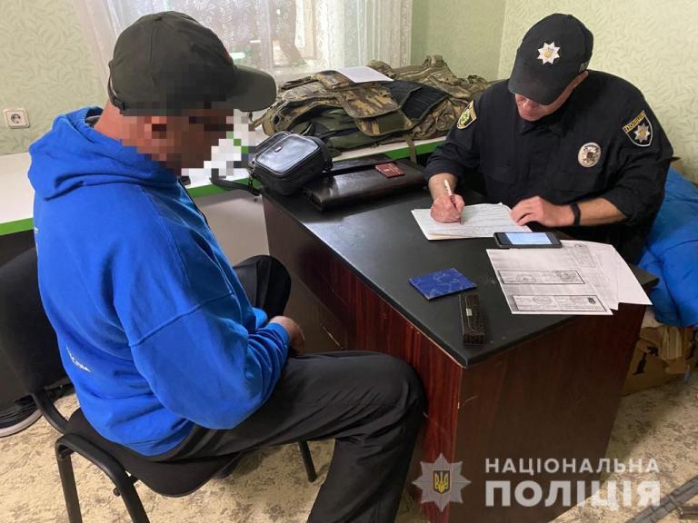 В Харьковской области мужчина открыл стрельбу из-за бродячих собак