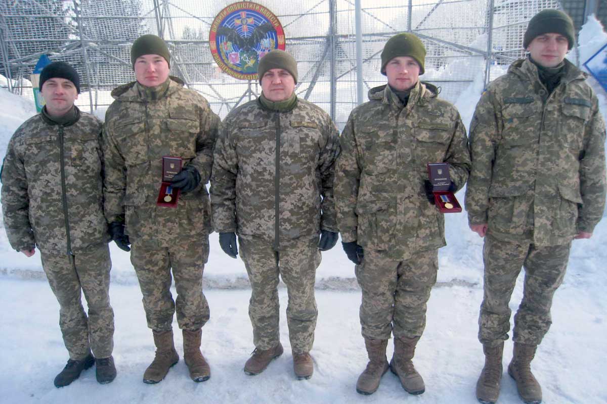 Солдаты Харьковской радиотехнической бригады получили награды (фото)
