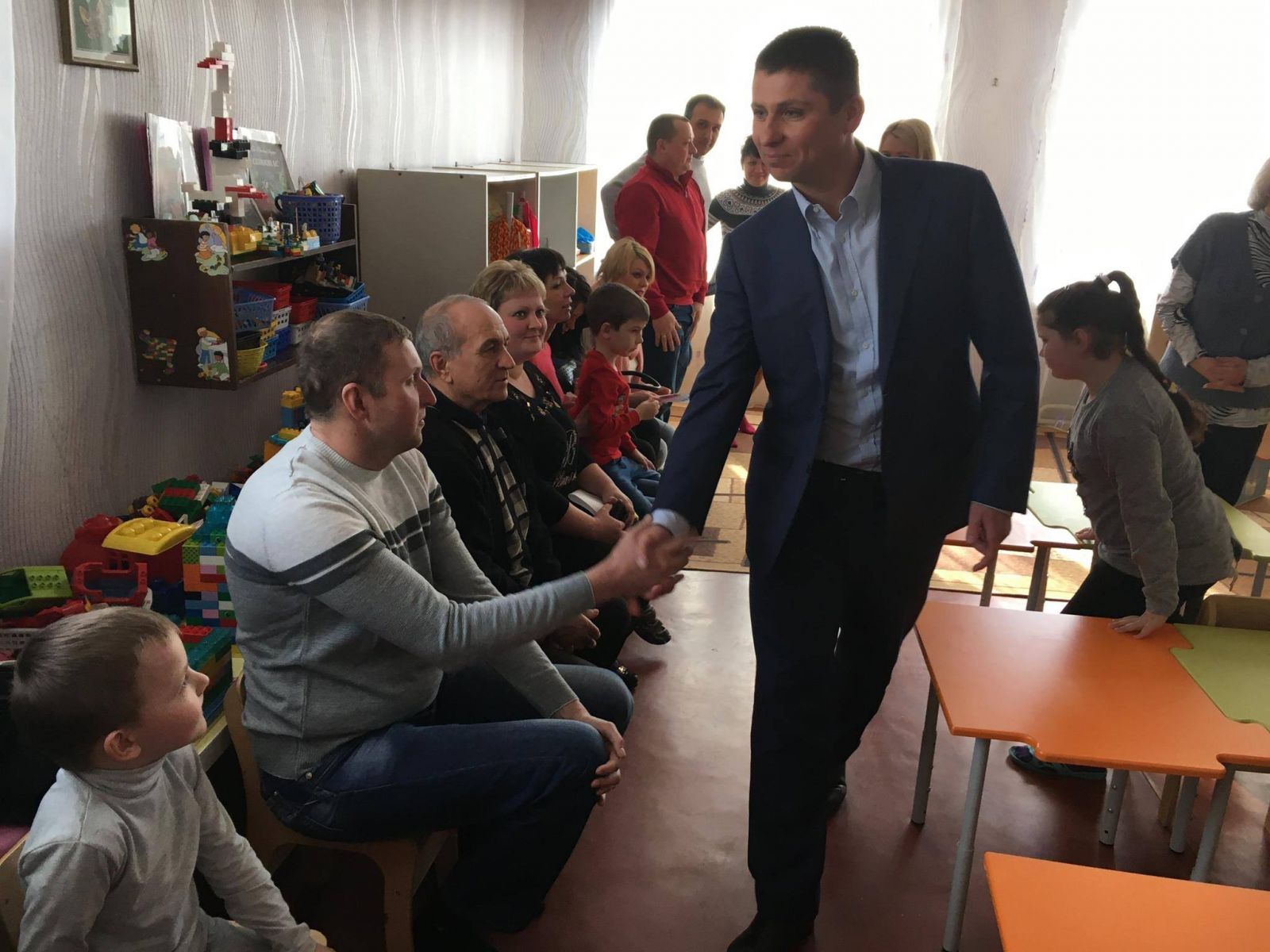 Харьковский депутат от "Солидарности" передал детскому саду новое оборудование