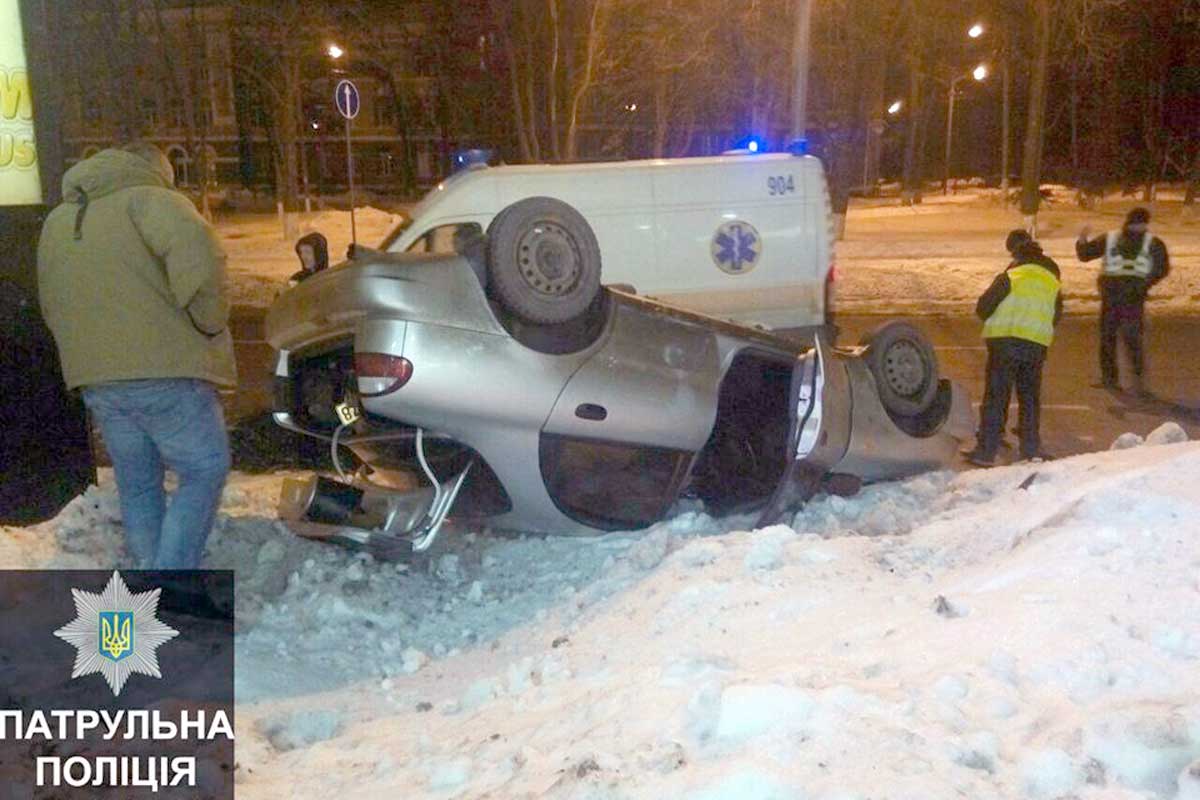 BMW сбил Lanos на Московском проспекте, есть пострадавшие