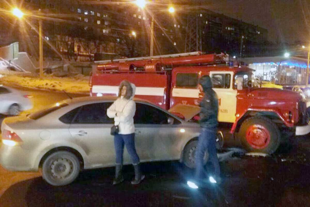 На Клочковской пожарная машина попала в ДТП
