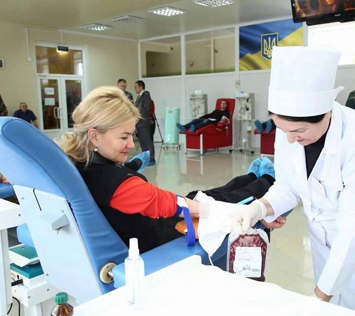 Светличная сдала кровь и призналась в любви Украине (фото)