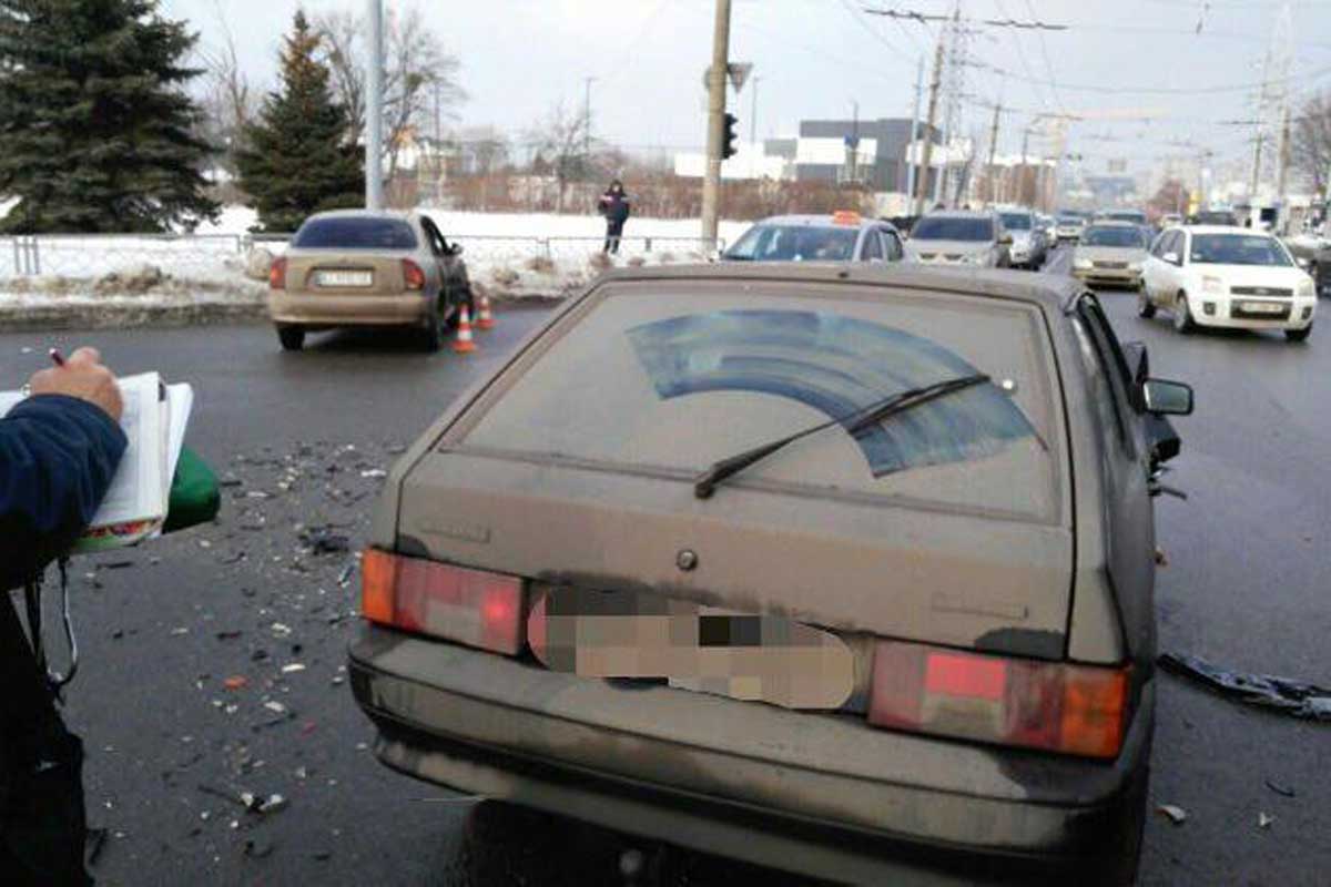 В ДТП на Деревянко пострадали водители (фото)