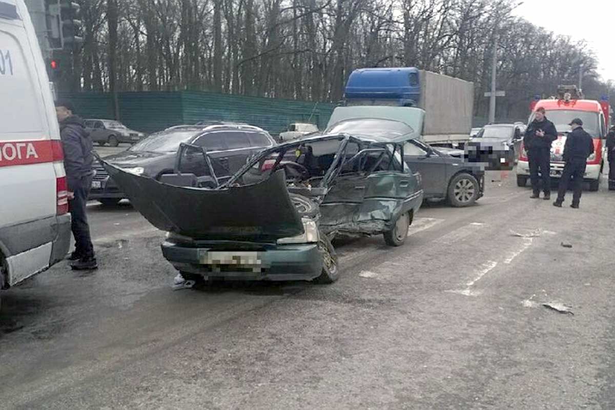 На Белгородском шоссе в ДТП погиб водитель (фото, дополнено)