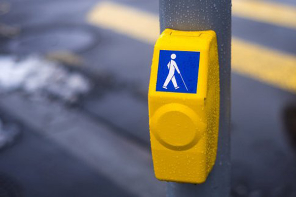 На харьковские светофоры установят кнопки вызова