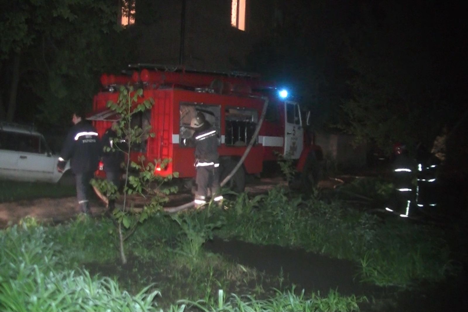 В Харькове горел многоквартирный дом, есть погибшие (фото)