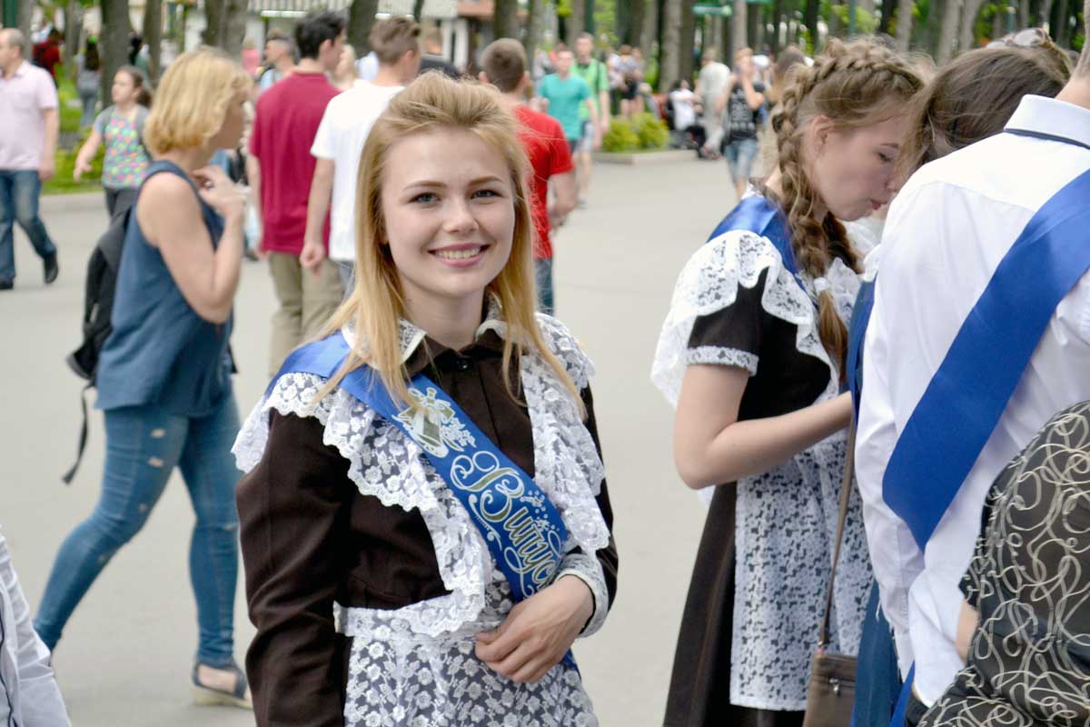 Выпускники на улицах Харькова (фоторепортаж)