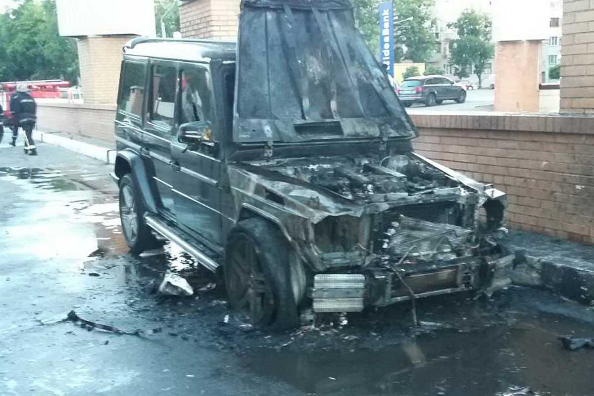 На Отакара Яроша сгорел Mercedes (фото)