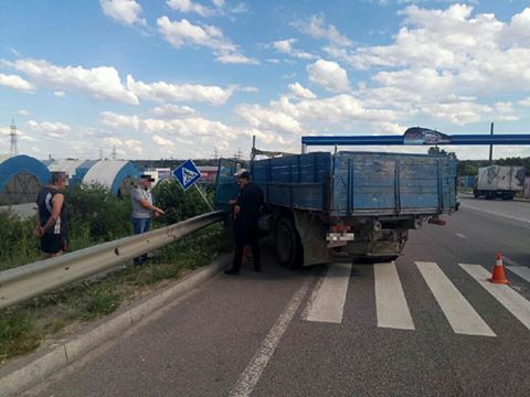 Харьковчанина сбил грузовик (фото)