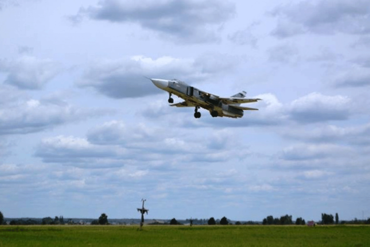 Харьковские курсанты осваивают боевые самолеты (фото)
