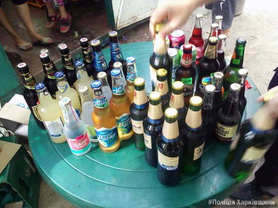 Под Харьковом выявили точку по продаже алкоголя без лицензии (фото)