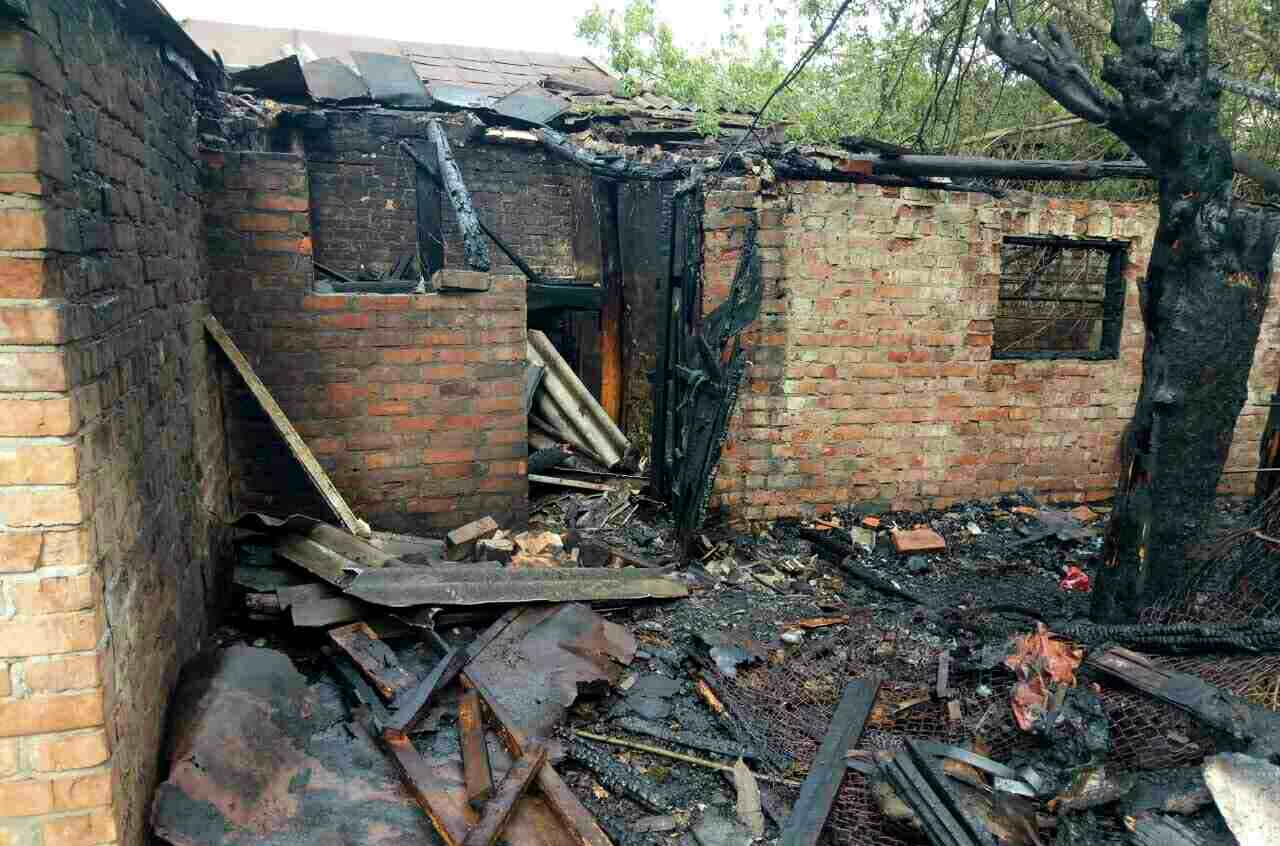 Под Харьковом едва не сгорели два жилых дома