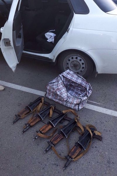 В Харькове задержали мужчину с автоматами Калашникова (фото)