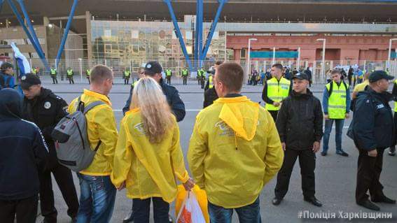 Болельщиков в Харьков на футбол доставили автобусами и спецпоездами