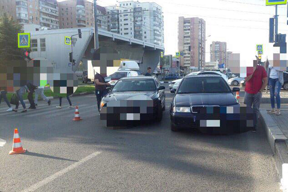 На Гагарина - ДТП на пешеходном переходе (фото)
