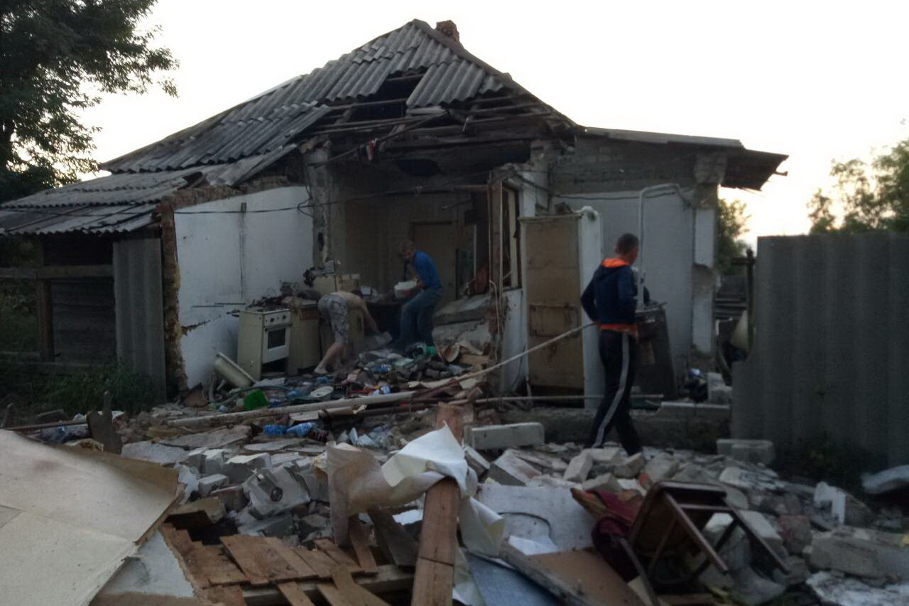В жилом доме - взрыв, есть пострадавшие (фото)