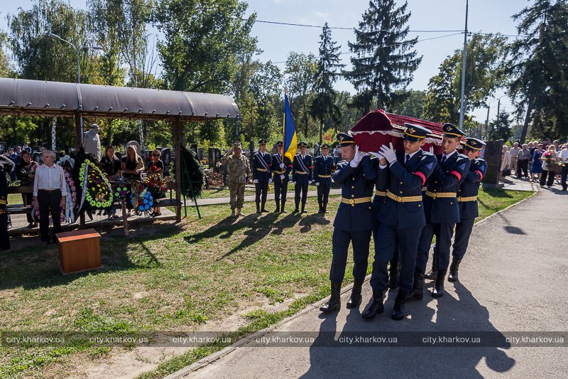 В Харькове похоронили героя войны (фото)