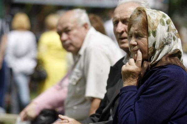 Пенсии пересчитают почти всем харьковским пенсионерам