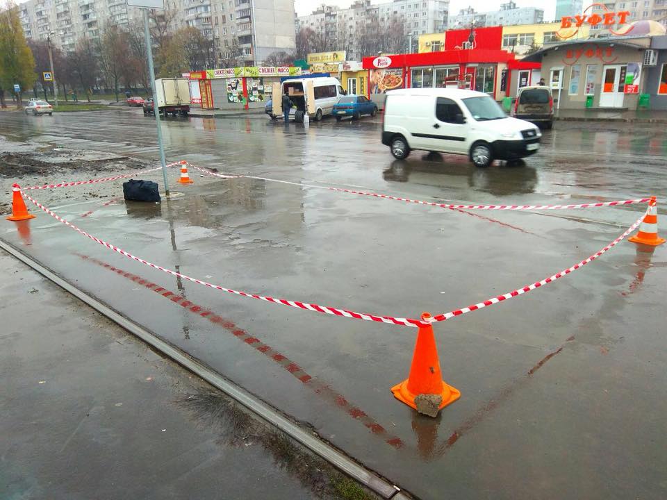 На Салтовке заблокировано движение трамваев (фото)