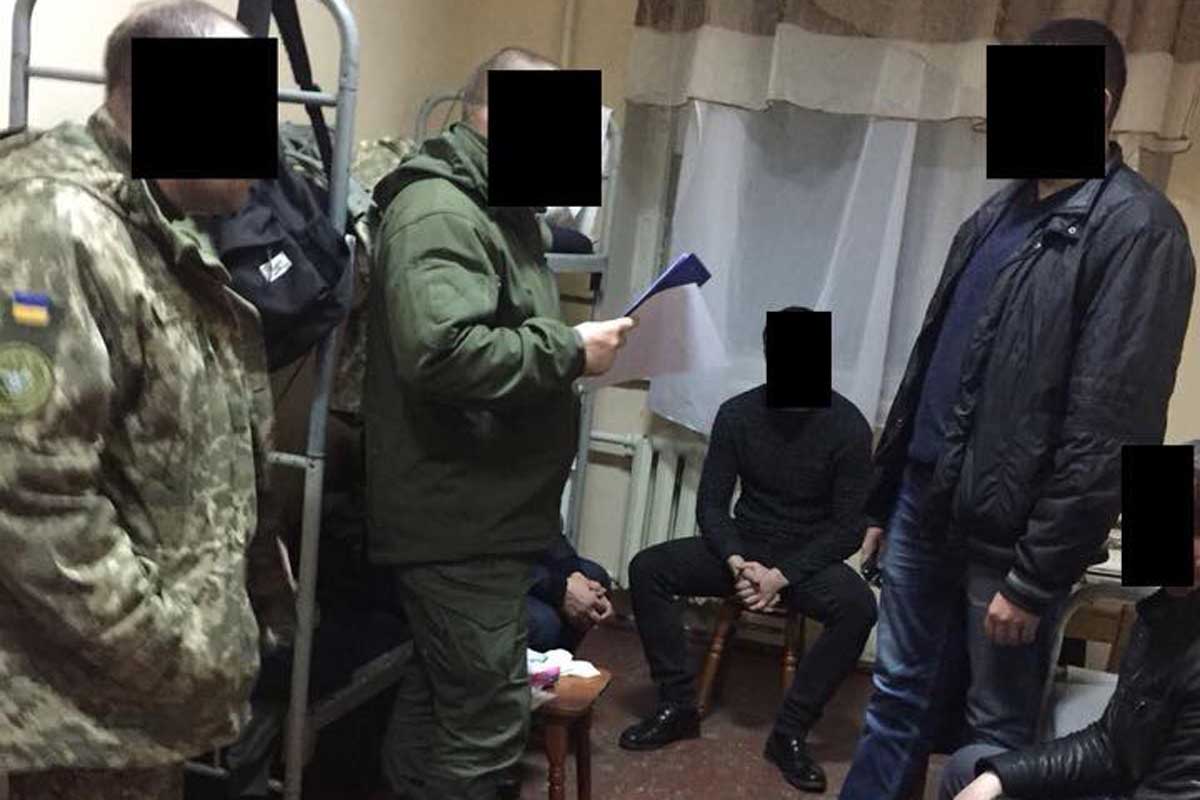 В харьковском военном вузе торговали наркотиками (фото)