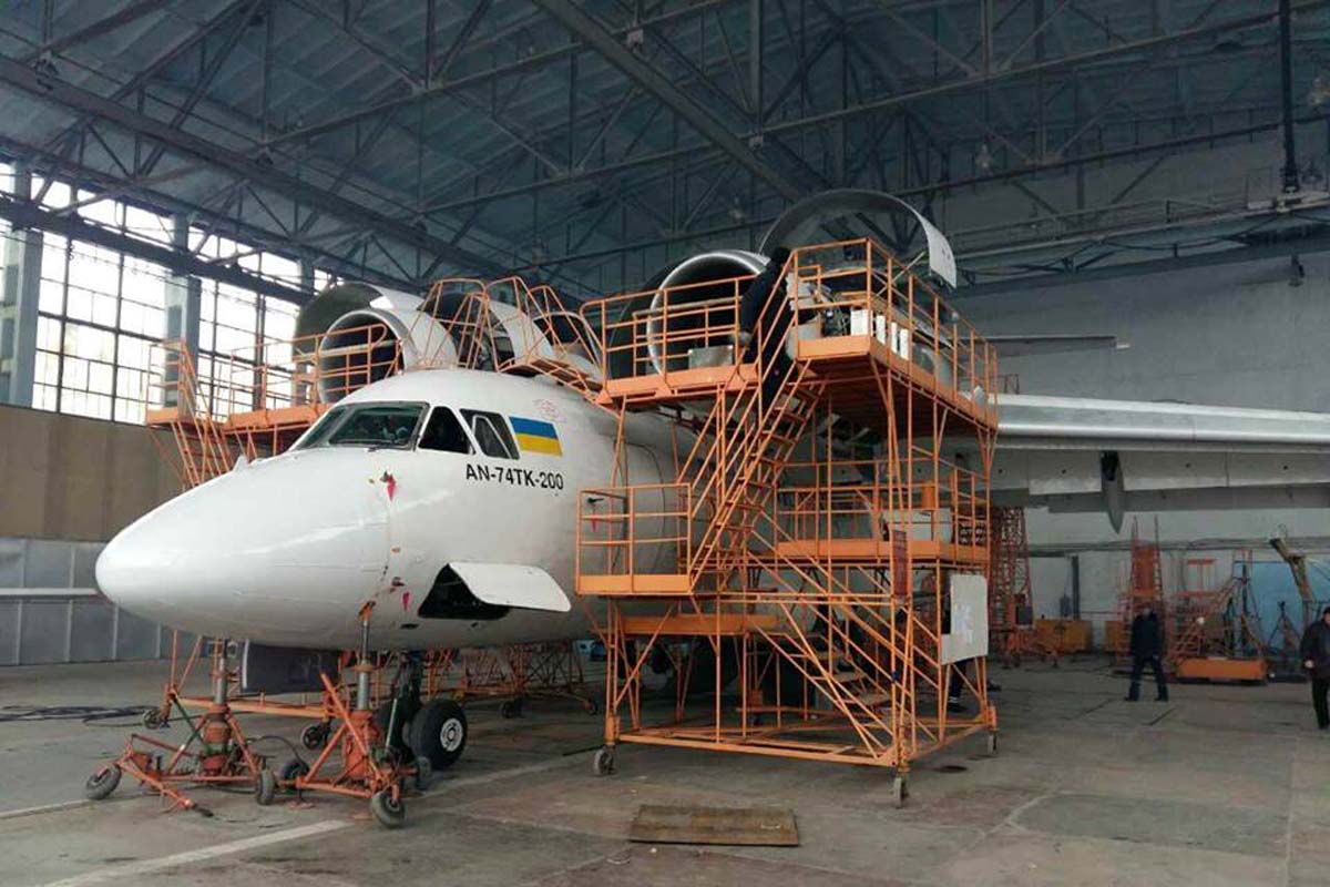 В Харькове отремонтировали крупные самолеты