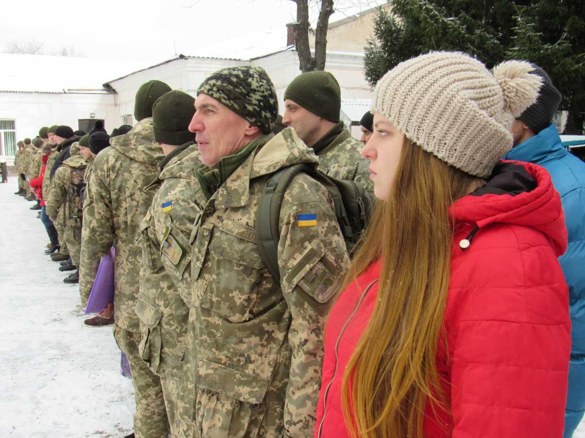 Харьковчанок торжественно отправили в армию (фото)