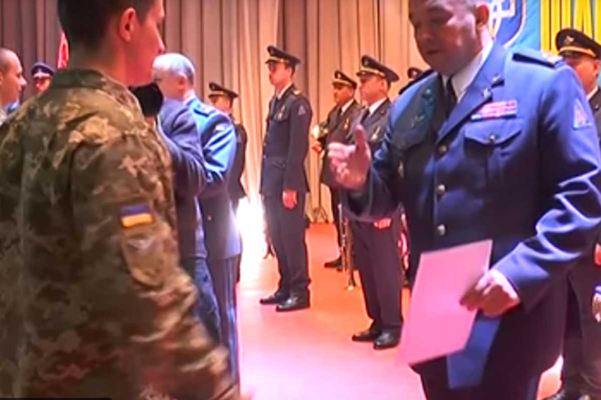 В харьковском вузе выпустили сержантов (видео)