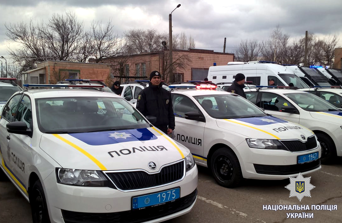 Харьковские полицейские получили новые машины и автобусы (фото, видео)