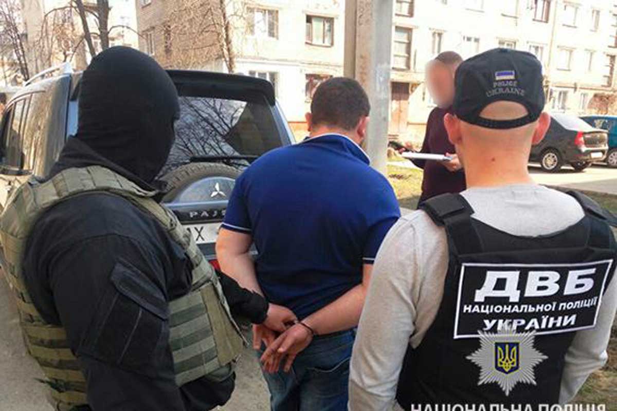 В Харькове бывшие полицейские третировали предпринимателей