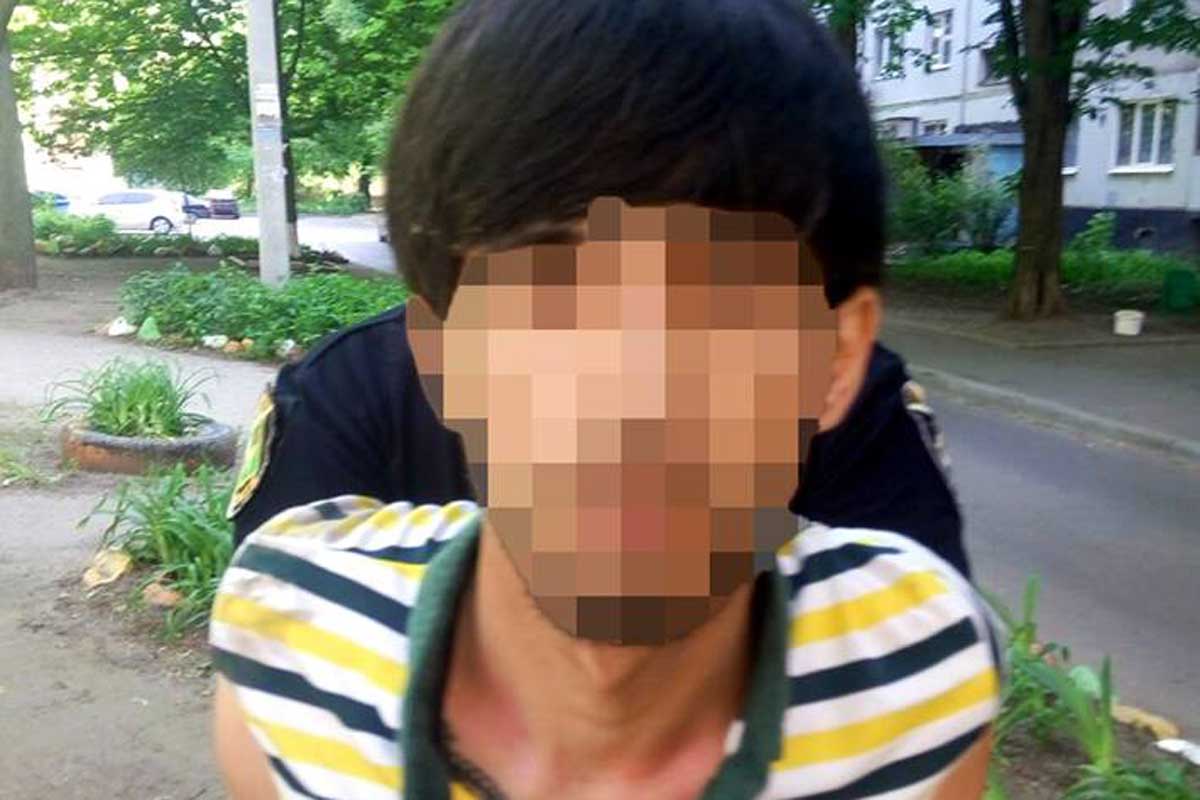 Молодой иностранец набросился на харьковчанку (фото)