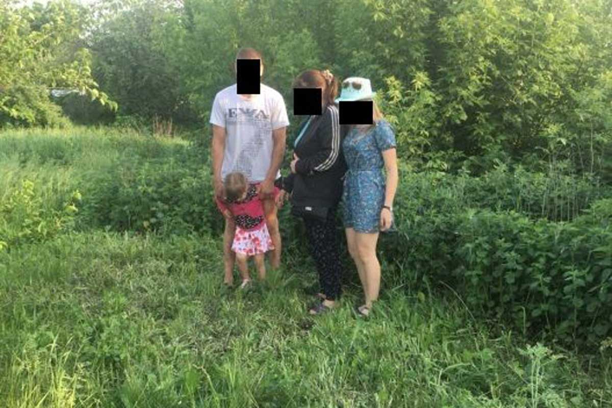 Под Харьковом задержана семья, пробиравшаяся в Россию