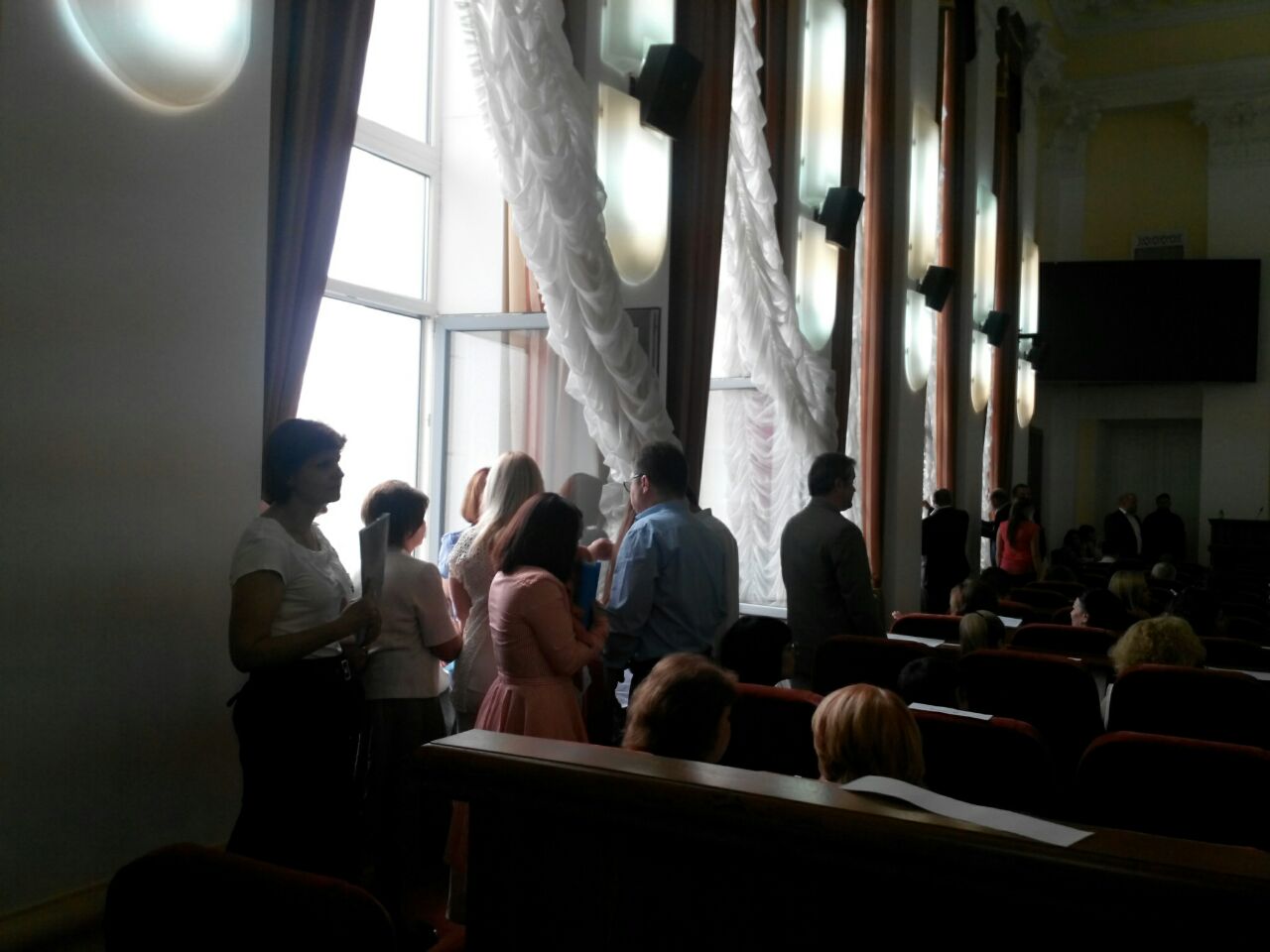 В сессионном зале Харьковского горсовета распылили газ