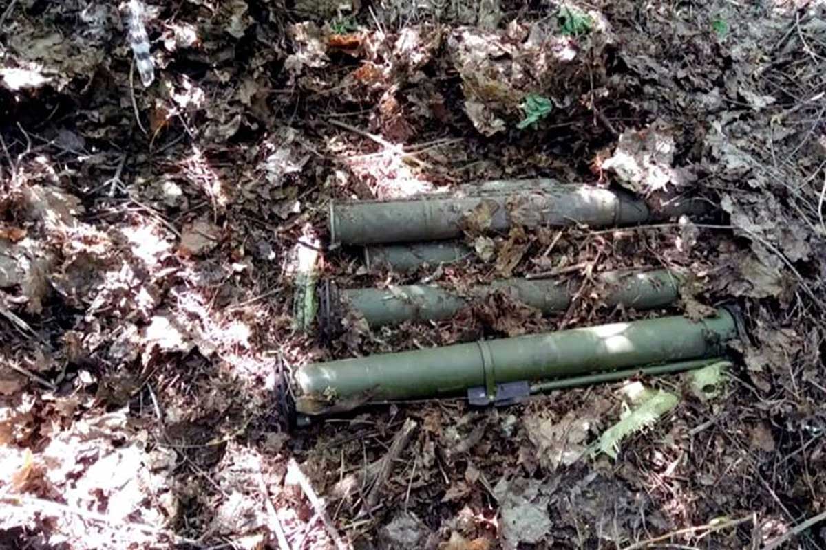 В лесу под Харьковом нашли гранатометы (фото, видео)