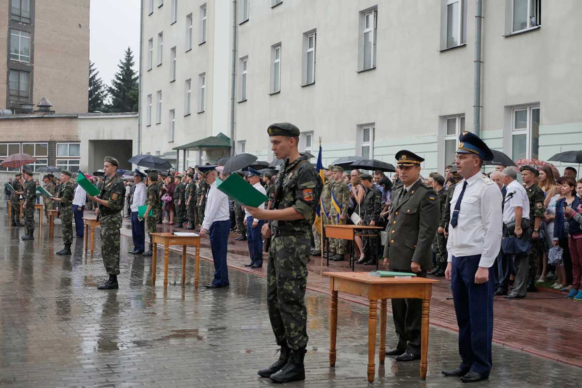 В Харькове офицеры приняли присягу (фото)