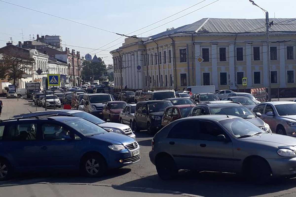 На Московском проспекте - пробка (фото)