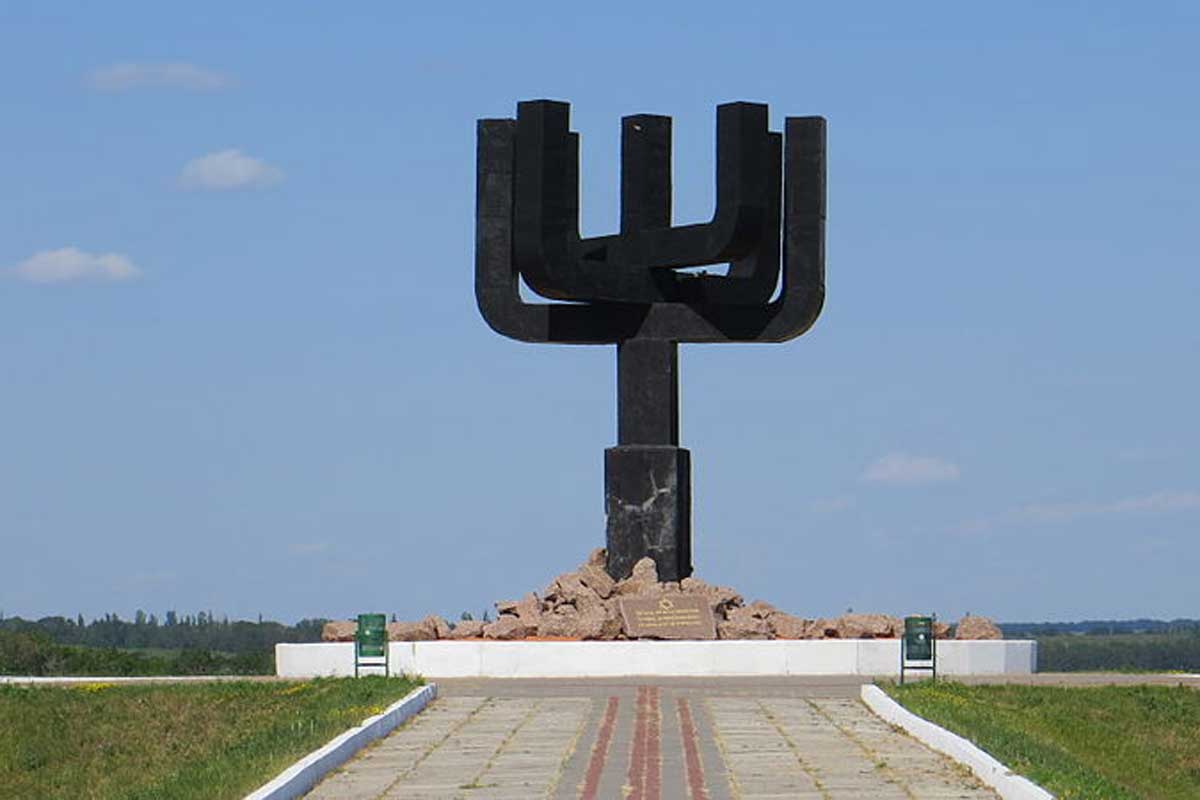 В Харькове восстановят мемориальный комплекс