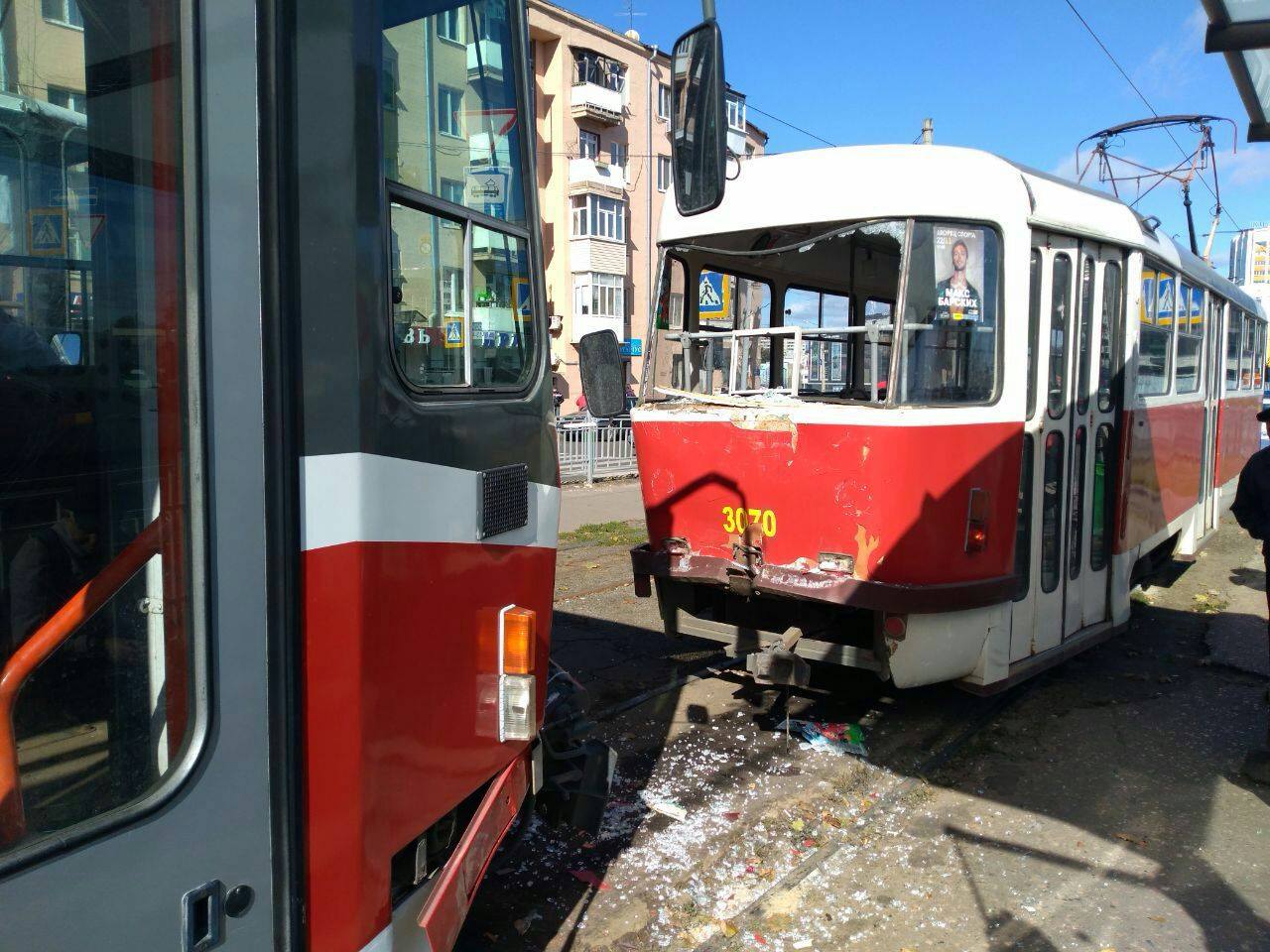 В Харькове столкнулись трамваи, есть пострадавшие (фото)