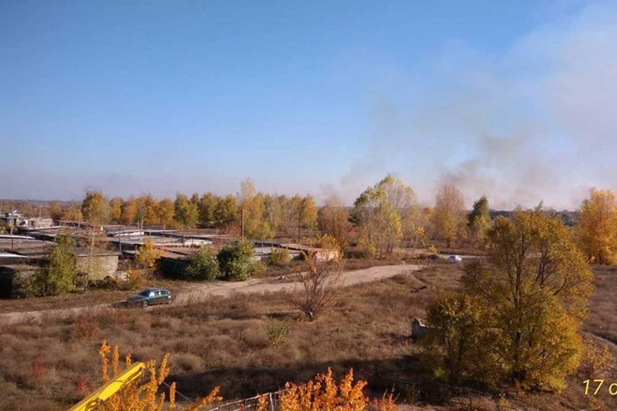 Под Харьковом - крупный пожар (фото)