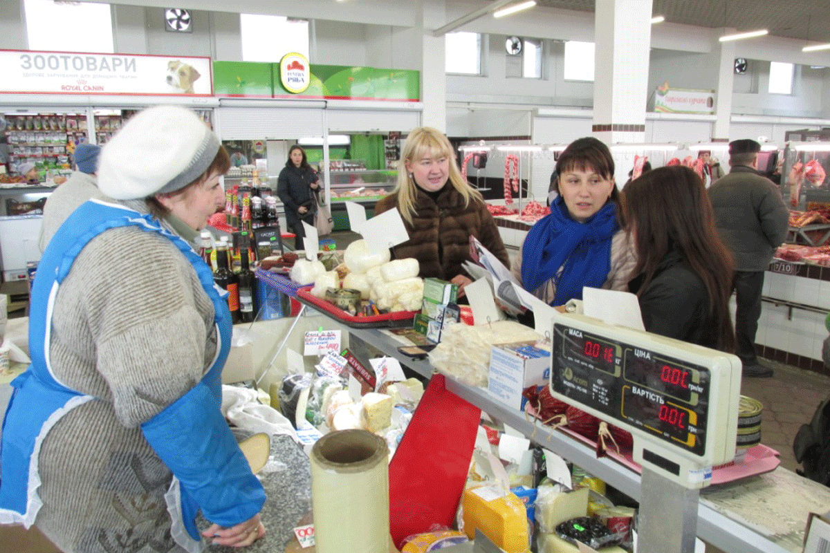 На харьковских рынках ищут нелегалов (фото, видео)