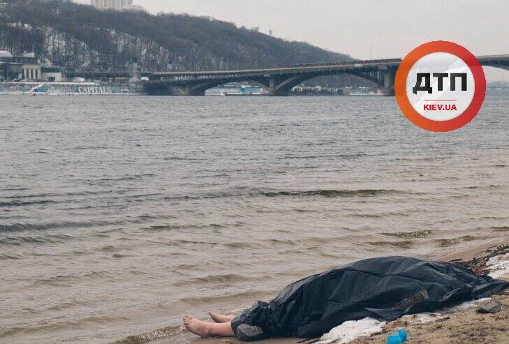 devushki-v-gidroparke