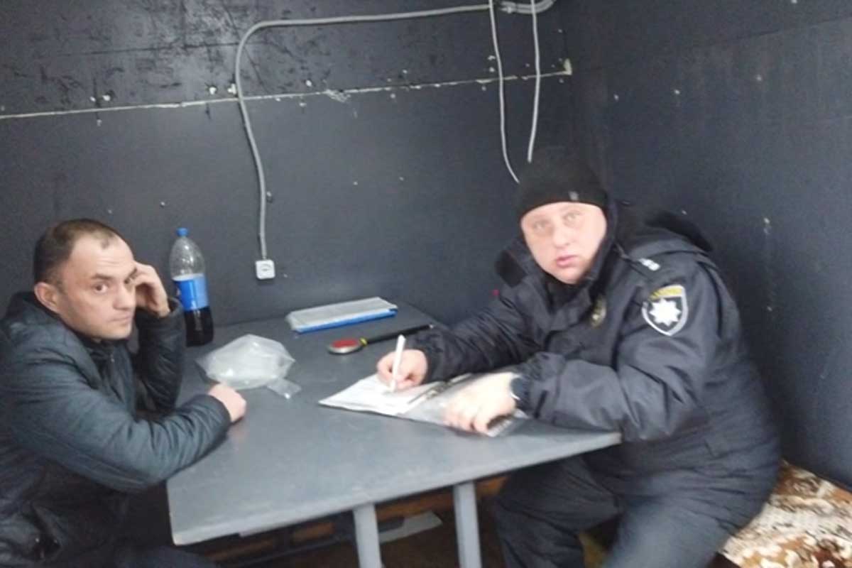Взятки в полиции: под Харьковом отстранили от работы двух копов