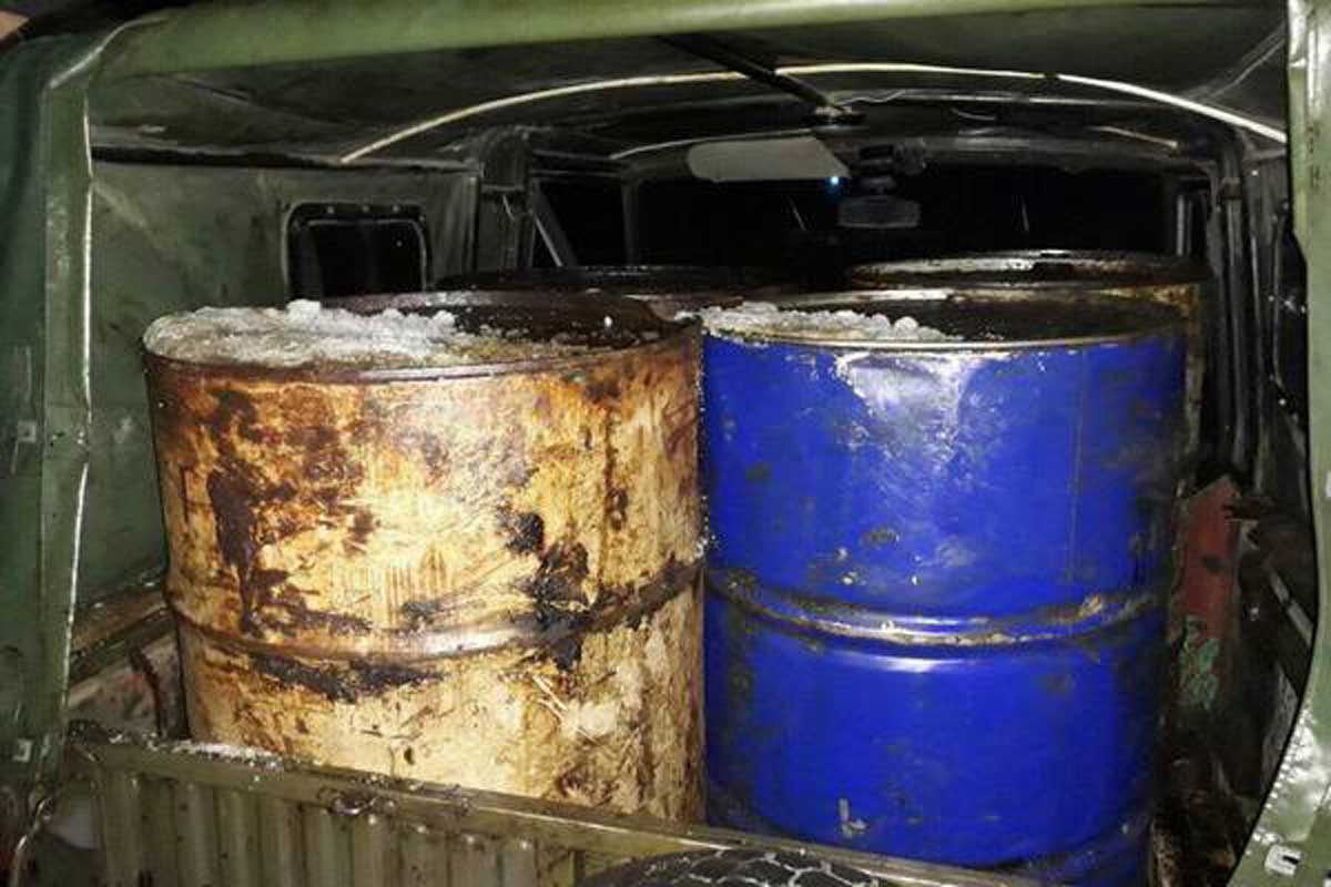 В Харькове банда похищала тонны топлива (фото)