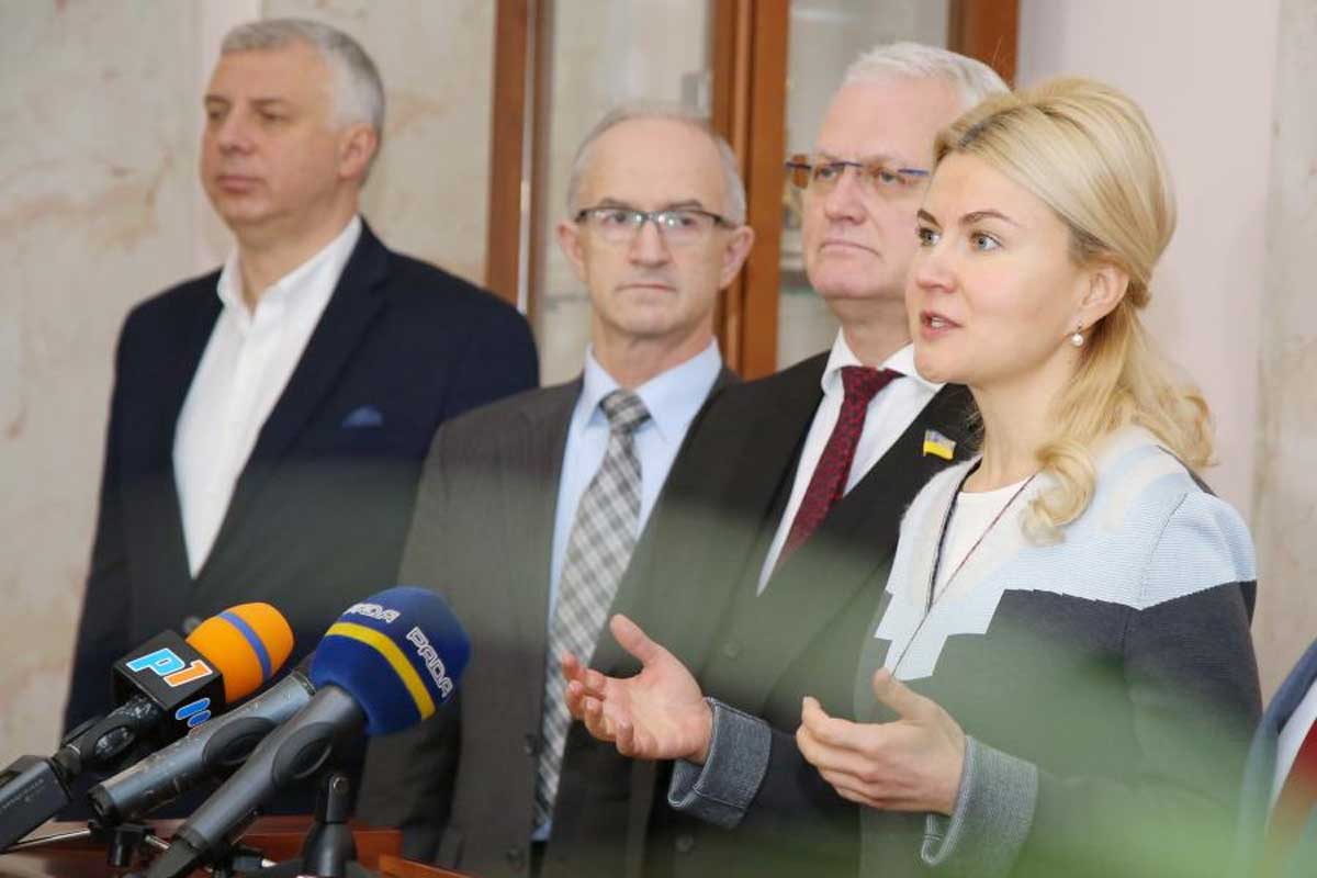 В Харькове проходит выездное совещание комитета Верховной Рады