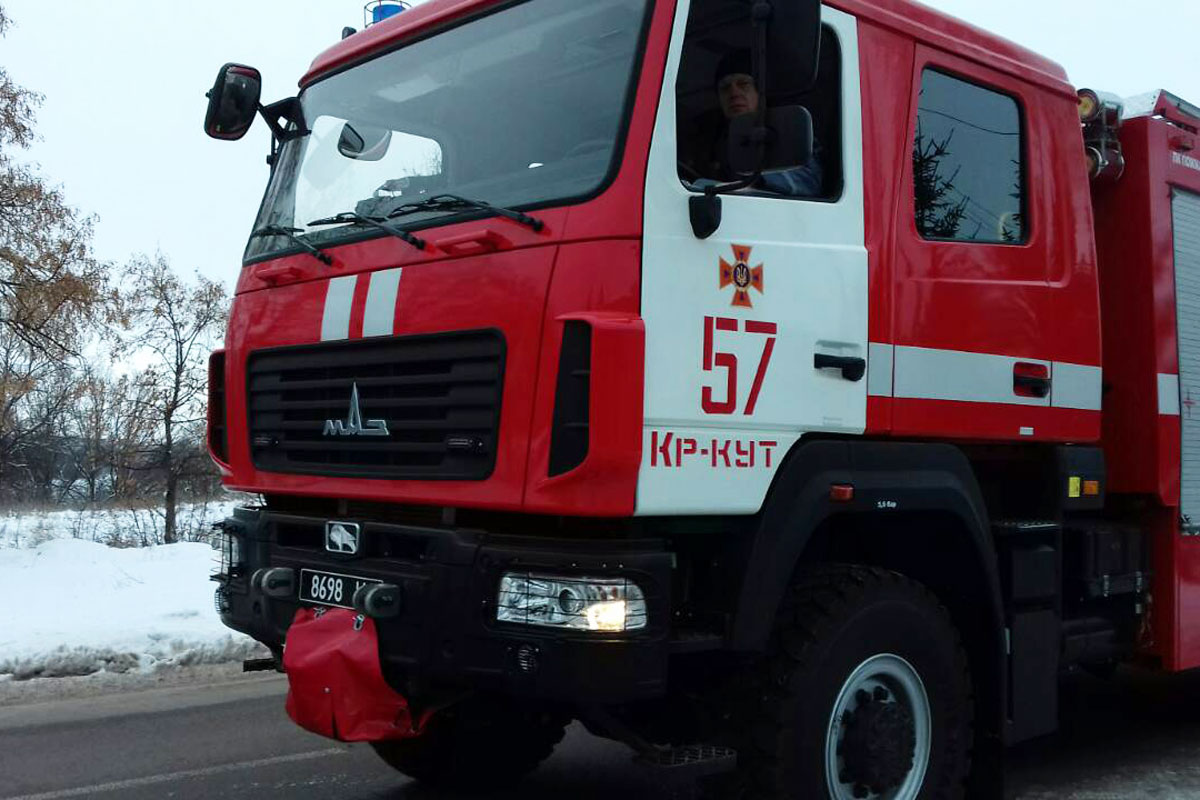 Под Харьковом горел частный дом, есть пострадавший (фото)