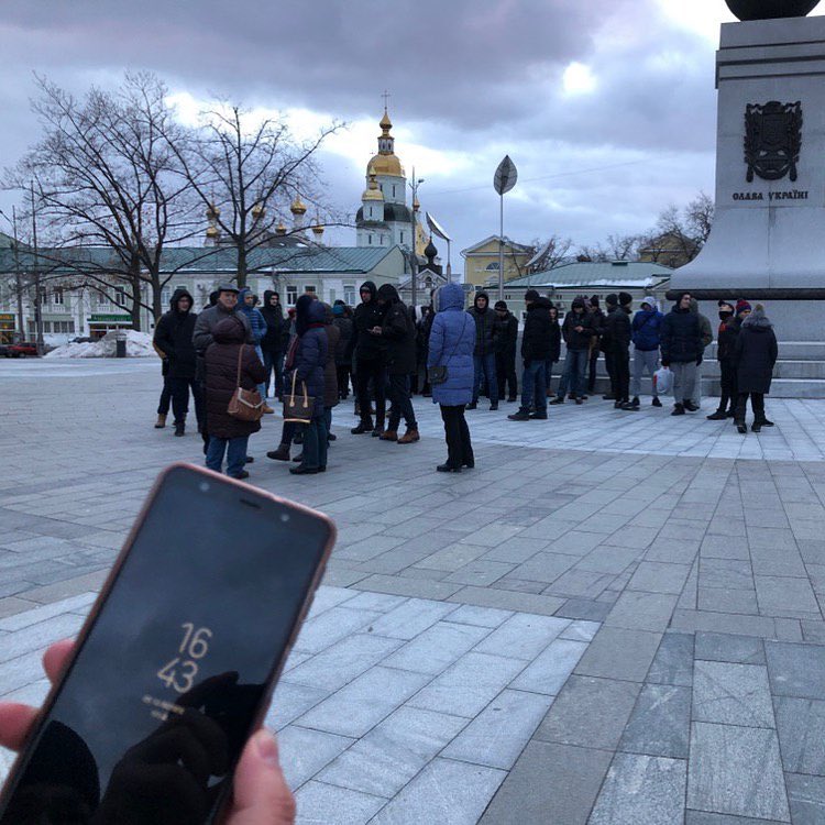 В Харькове обманутые люди вышли на площадь