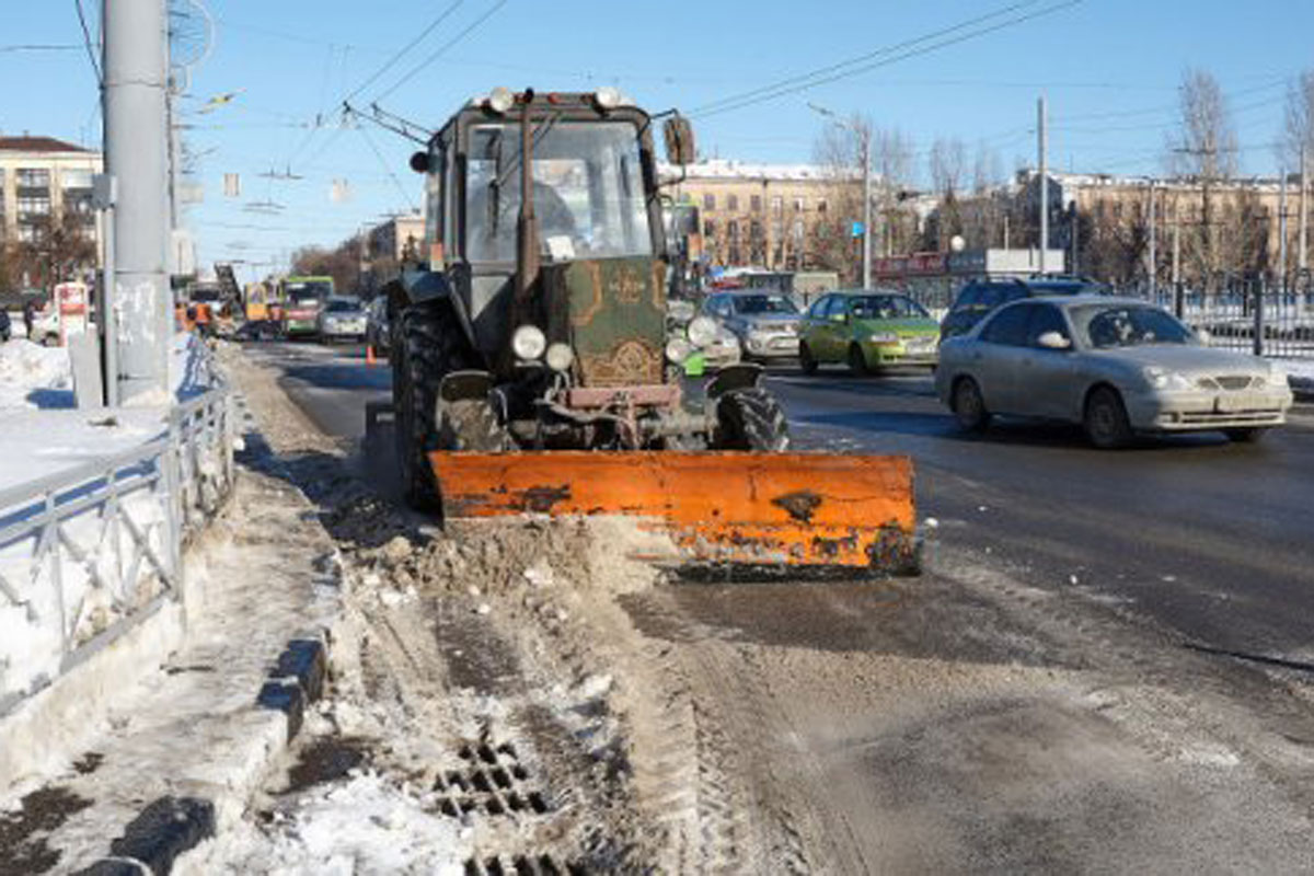 Из Харькова вывезли снег (фото)