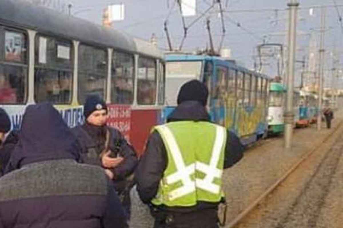 На Московском проспекте из-за тарифов стоят трамваи (фото)