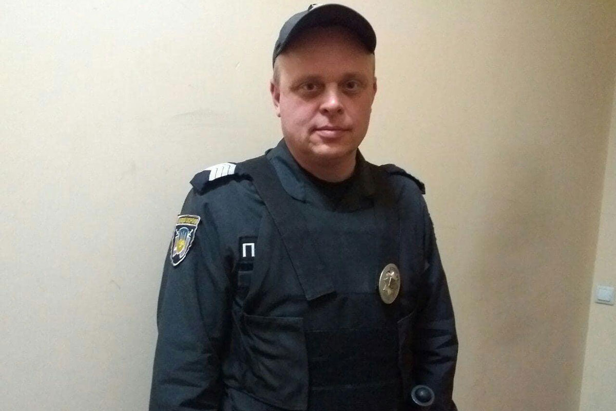 В Харькове полицейский спас 20 человек (фото)